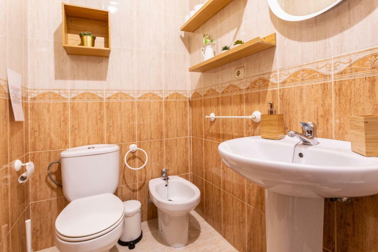 Serva La Bari Shared * Sevilla