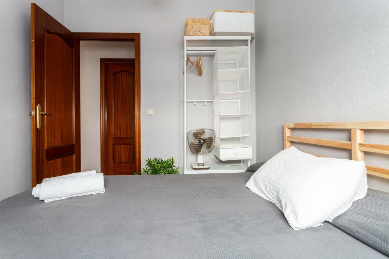 Serva La Bari Shared * Sevilla